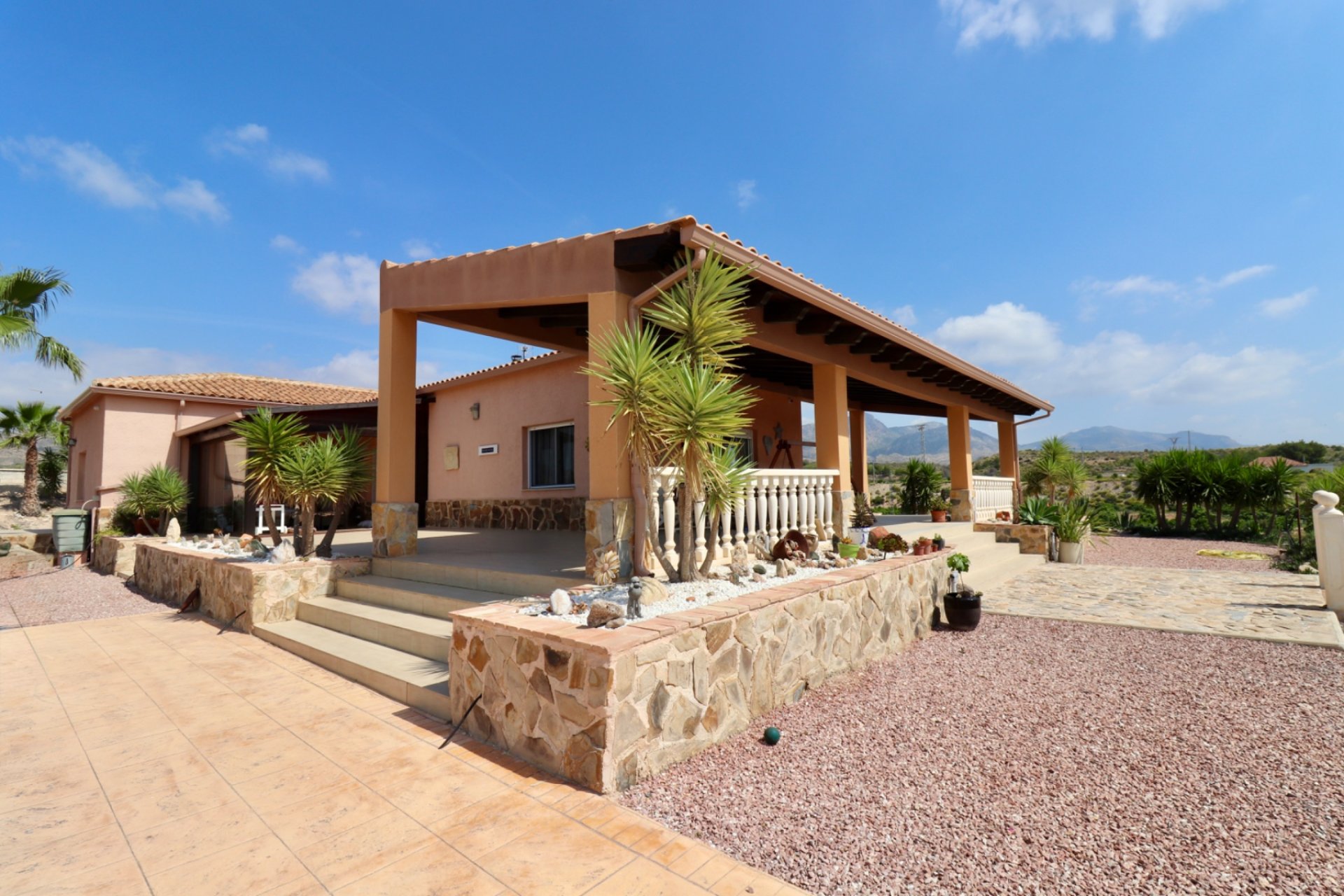 Herverkoop - Finca / Plattelands Woning - Albatera