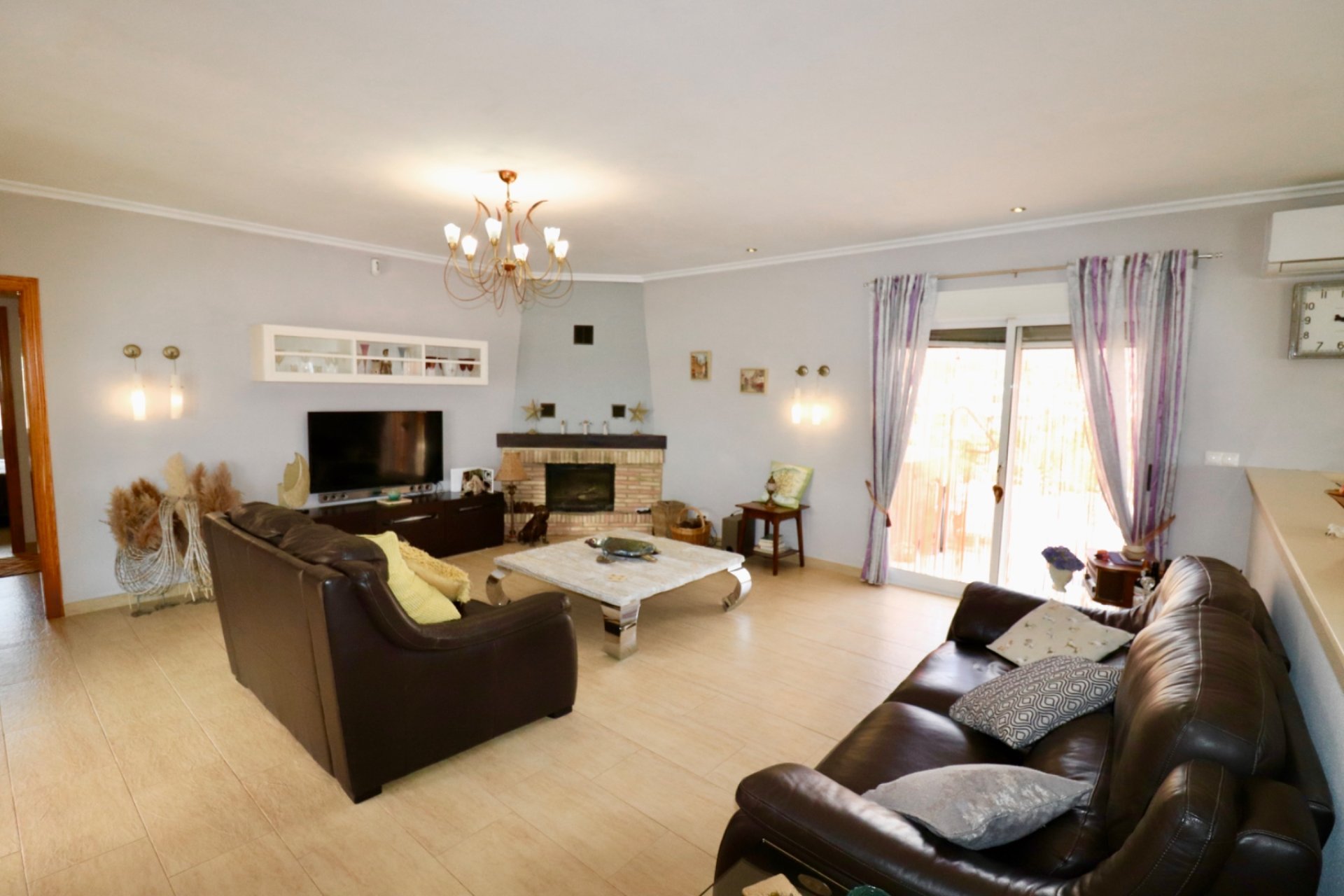 Herverkoop - Finca / Plattelands Woning - Albatera