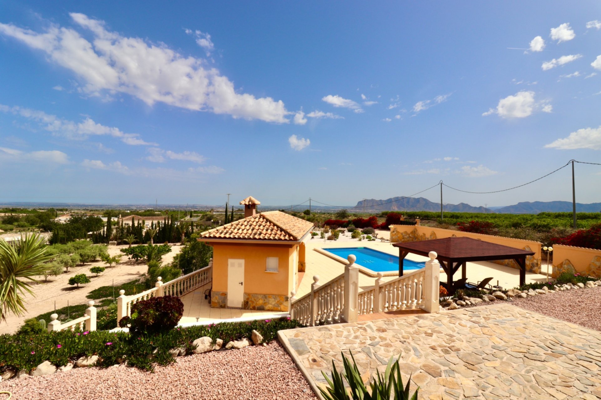 Herverkoop - Finca / Plattelands Woning - Albatera