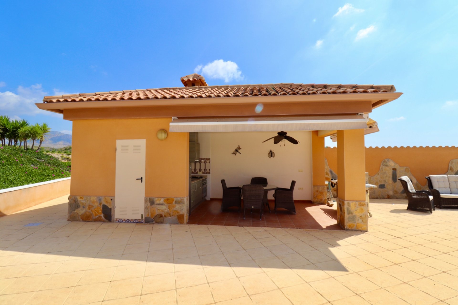 Herverkoop - Finca / Plattelands Woning - Albatera