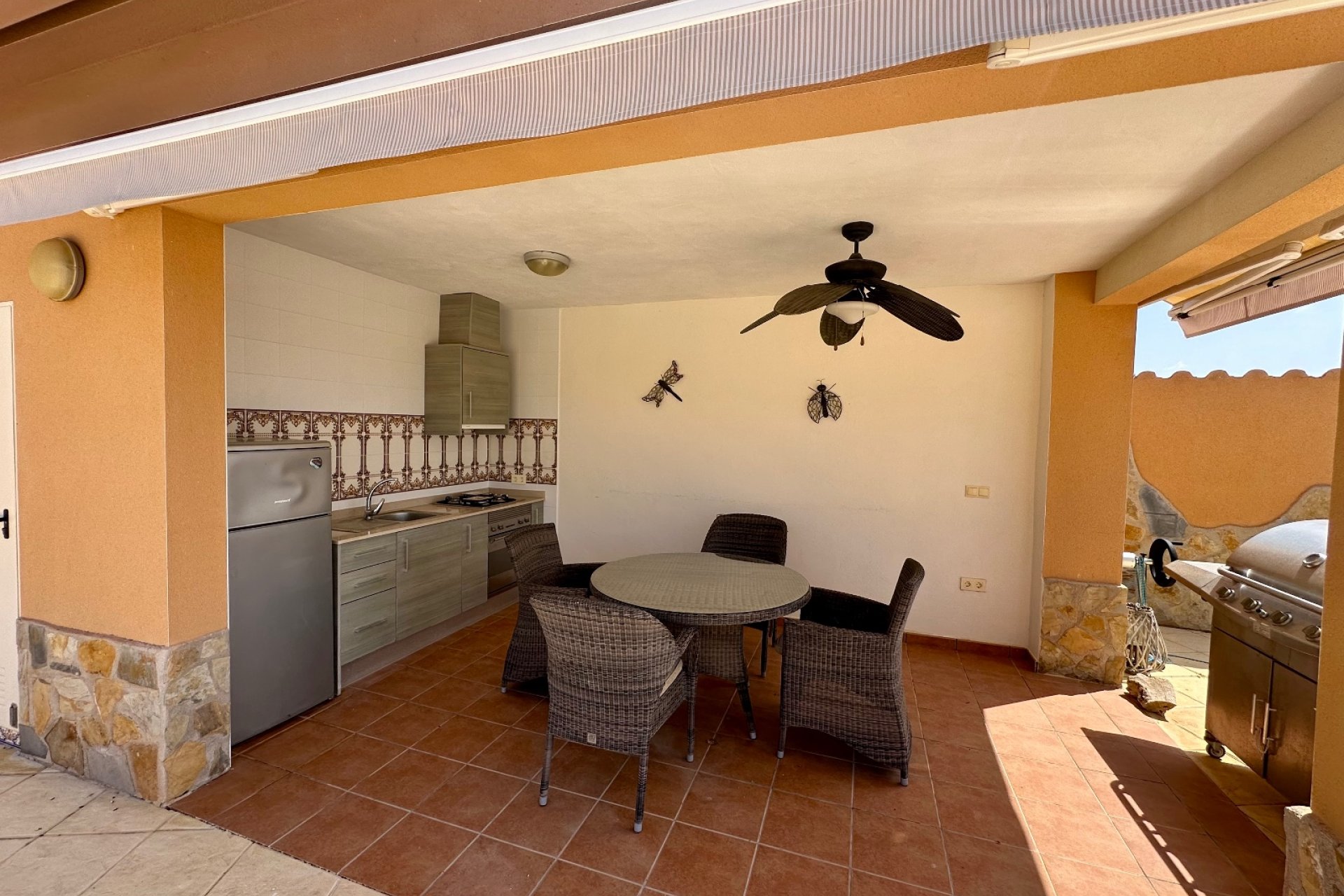 Herverkoop - Finca / Plattelands Woning - Albatera