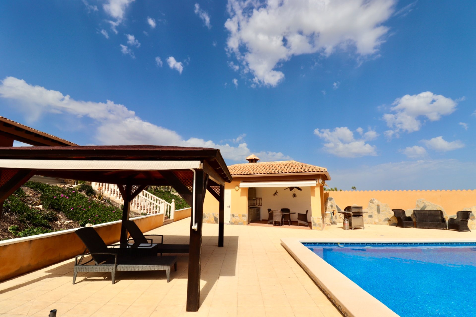 Herverkoop - Finca / Plattelands Woning - Albatera