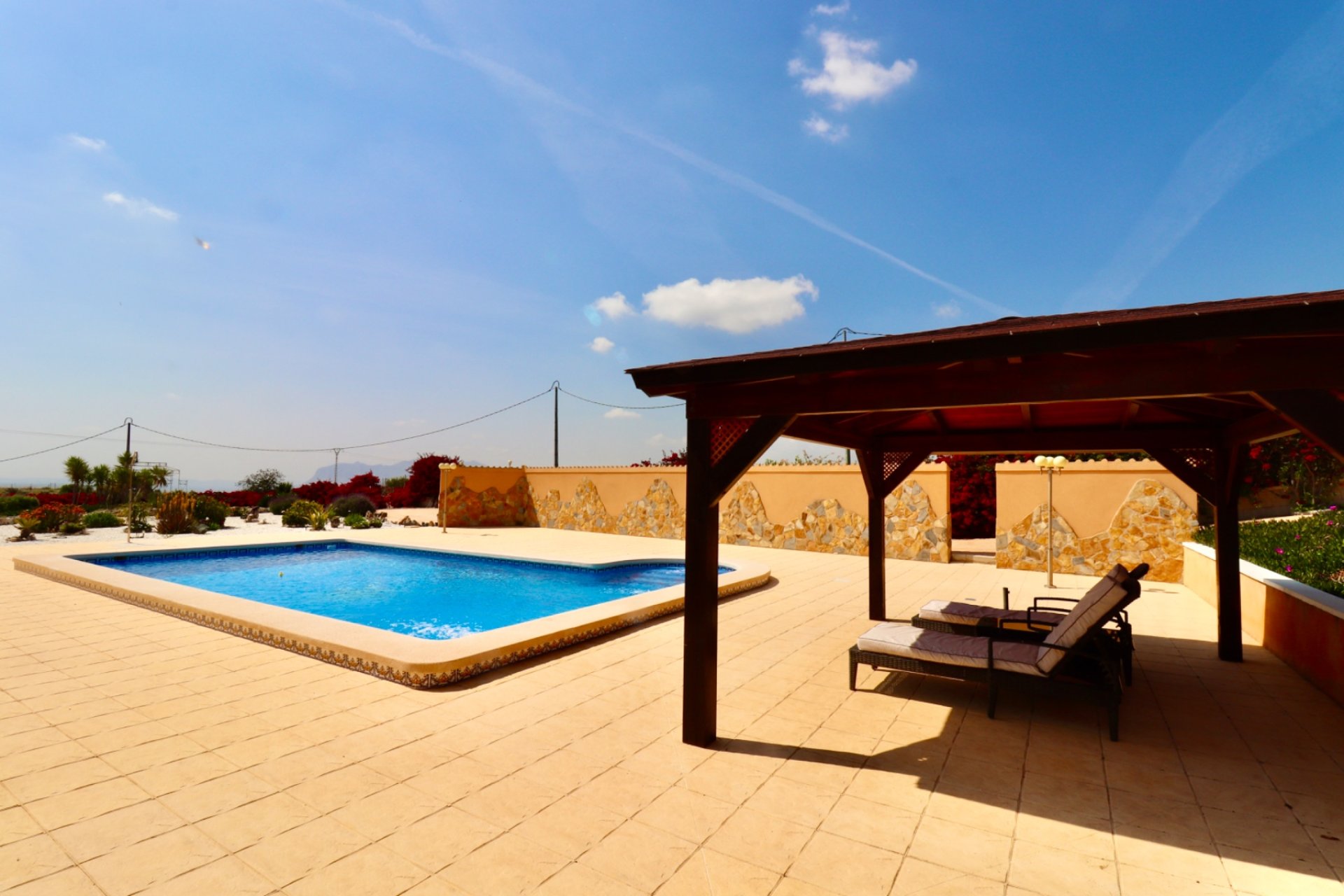 Herverkoop - Finca / Plattelands Woning - Albatera