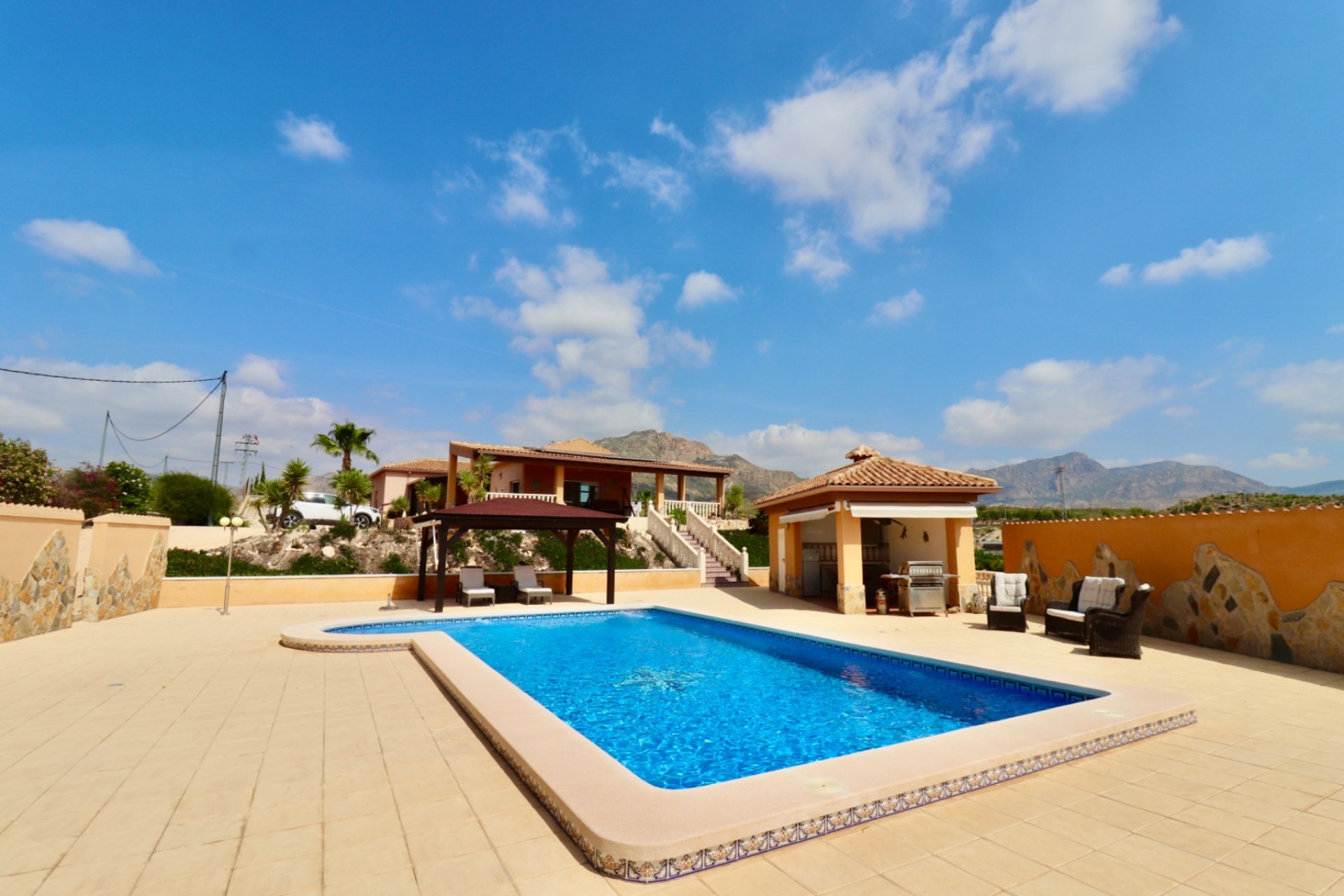 Herverkoop - Finca / Plattelands Woning - Albatera