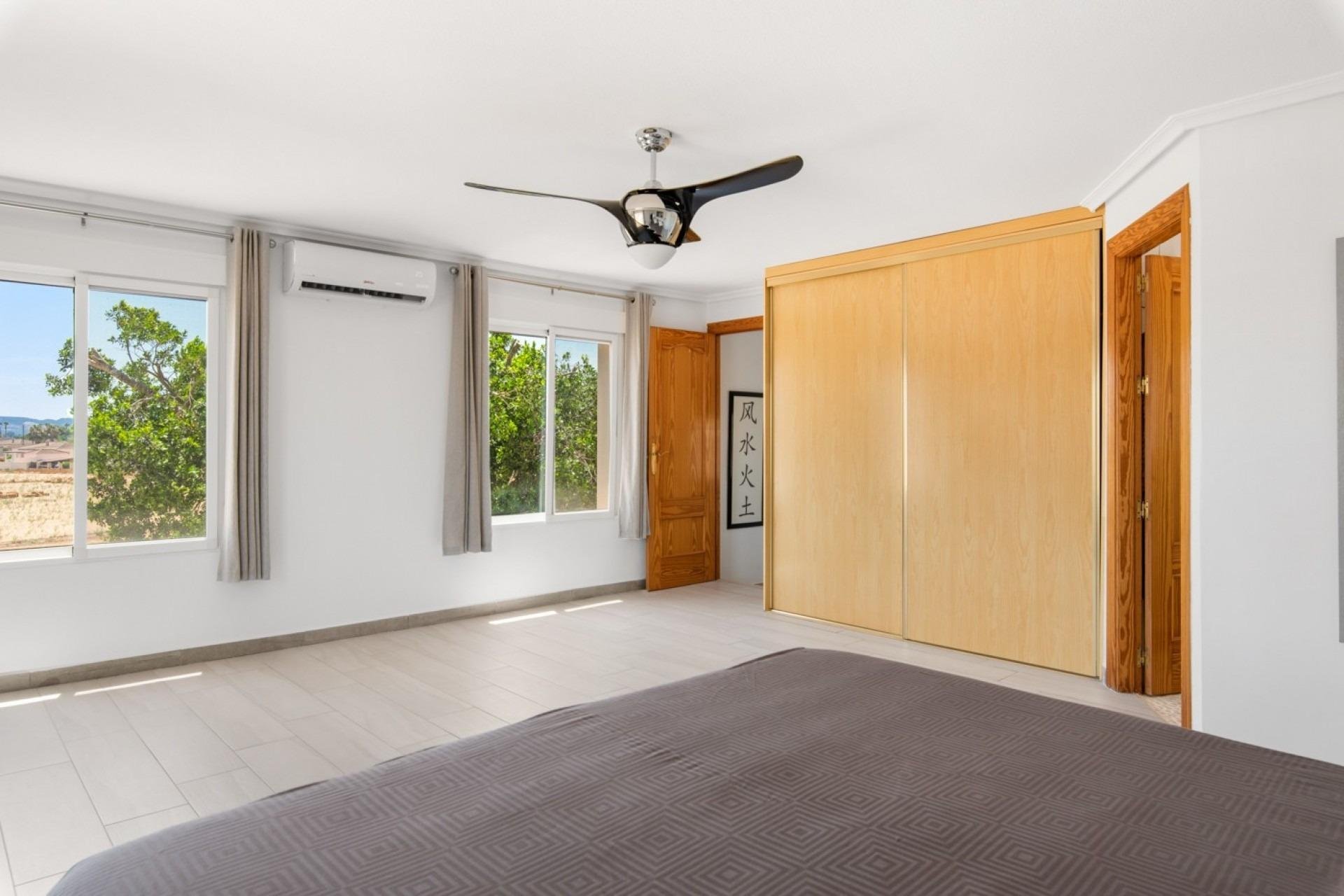 Herverkoop - Finca / Plattelands Woning - Catral - Comunidad valenciana