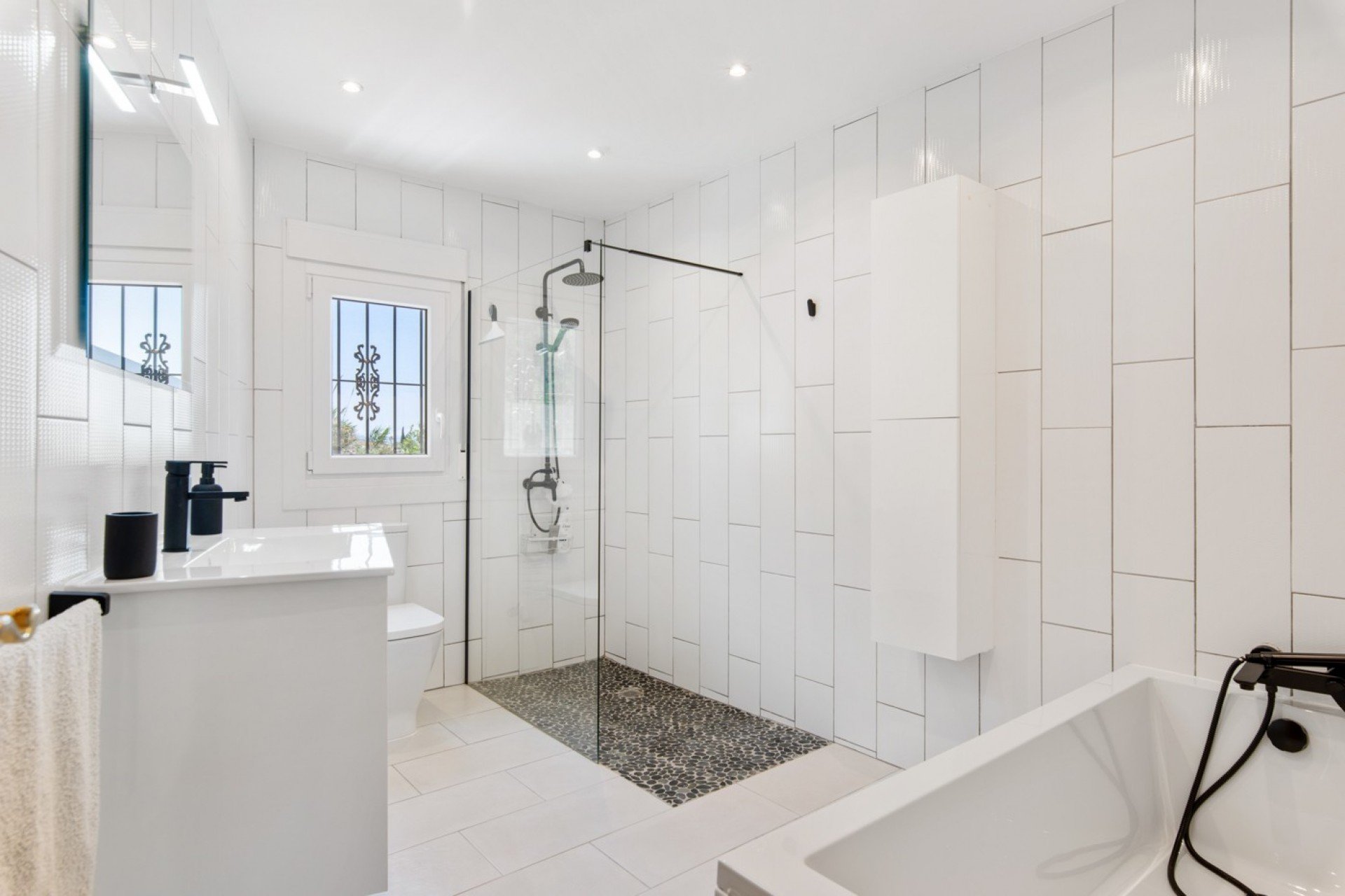 Herverkoop - Finca / Plattelands Woning - Catral