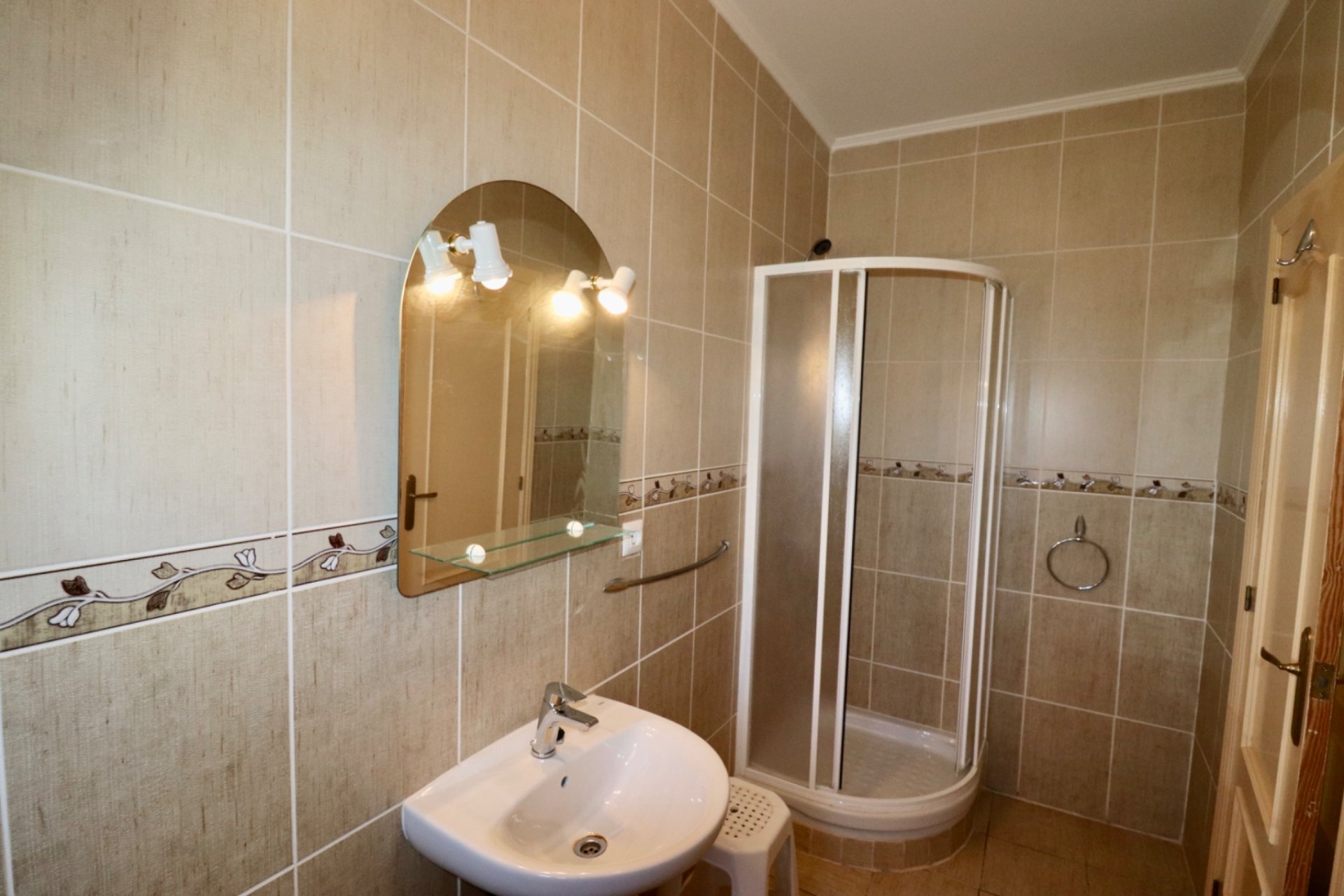 Herverkoop - Finca / Plattelands Woning - Catral