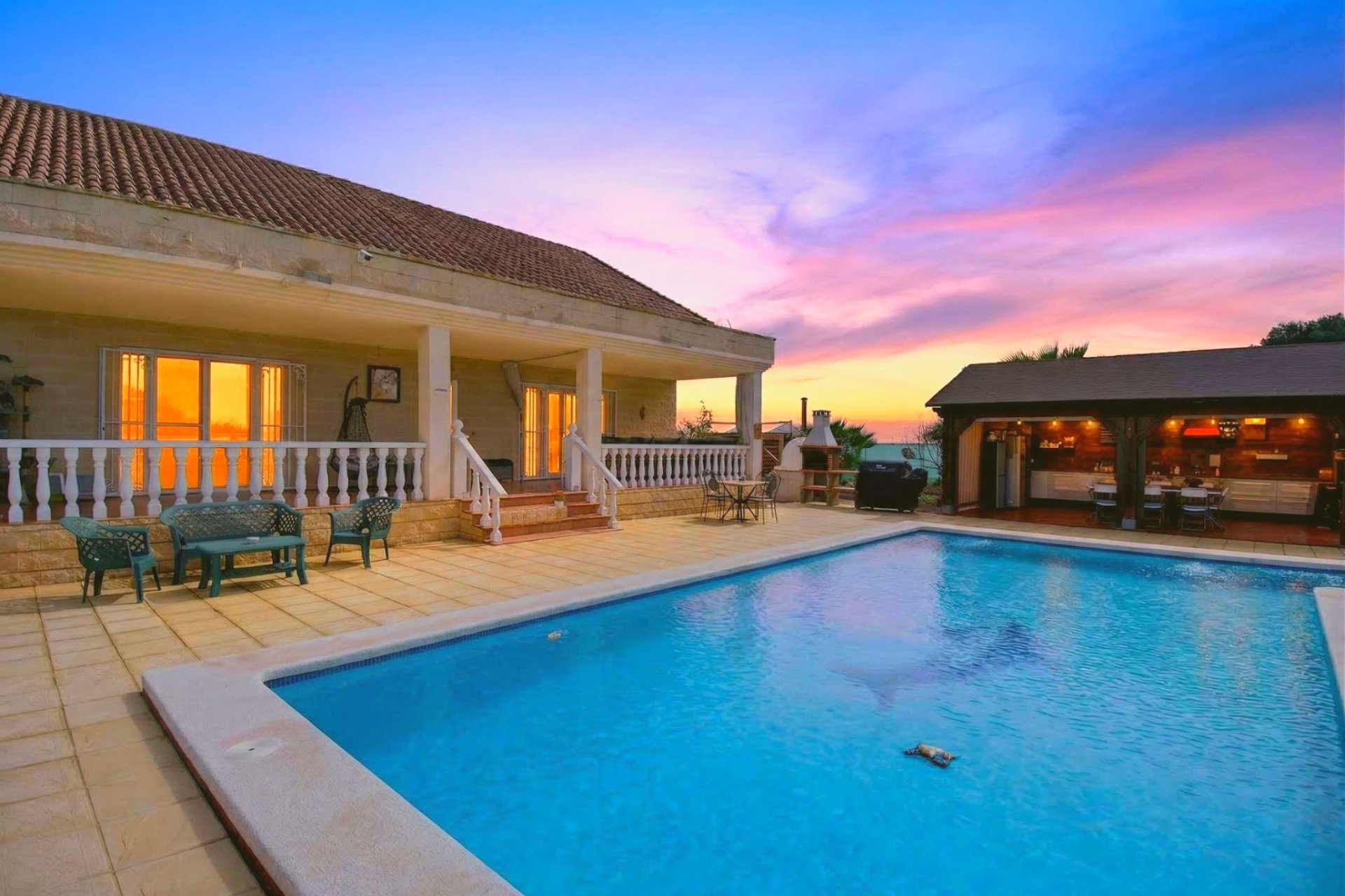 Herverkoop - Finca / Plattelands Woning - Crevillente