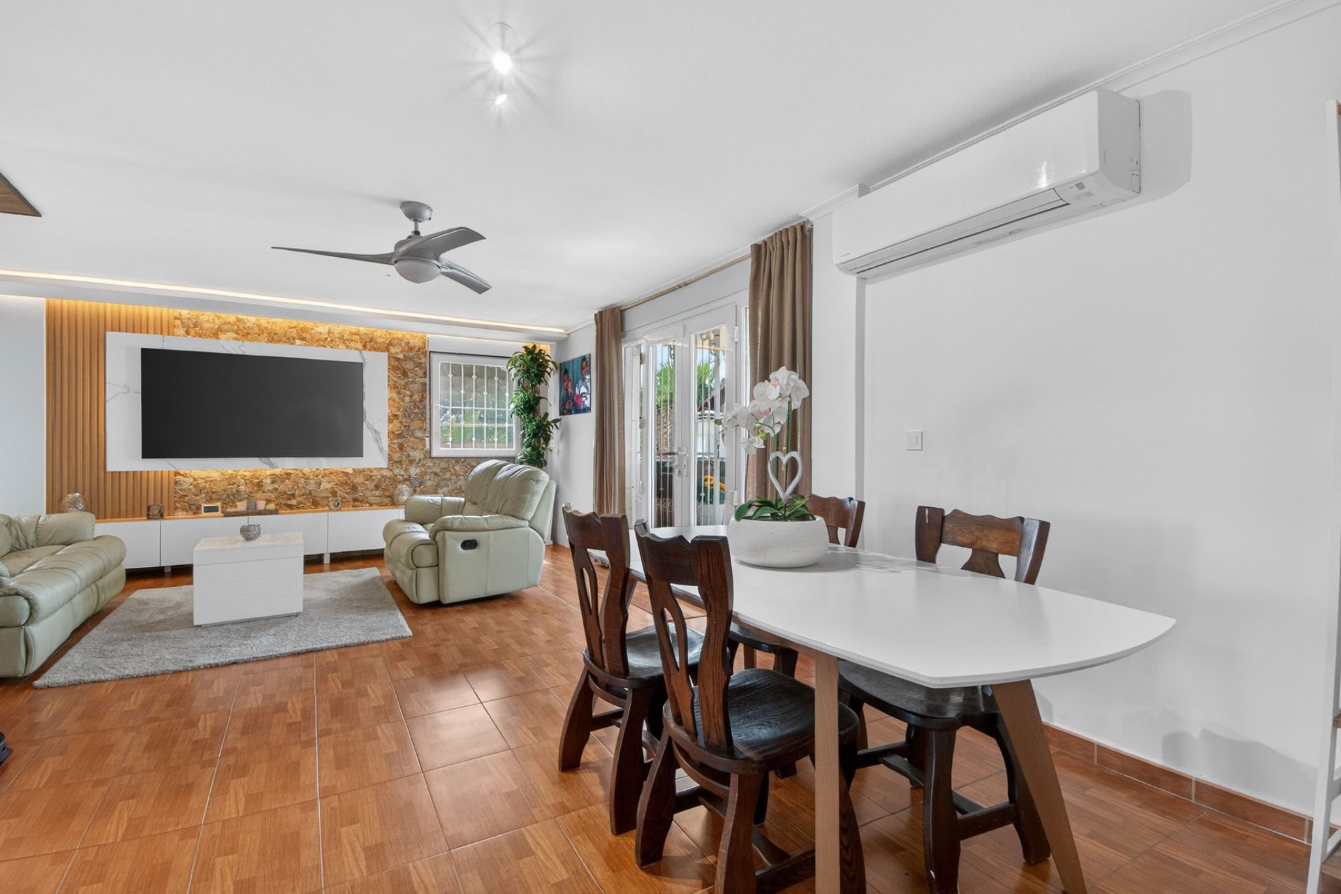 Herverkoop - Finca / Plattelands Woning - Crevillente