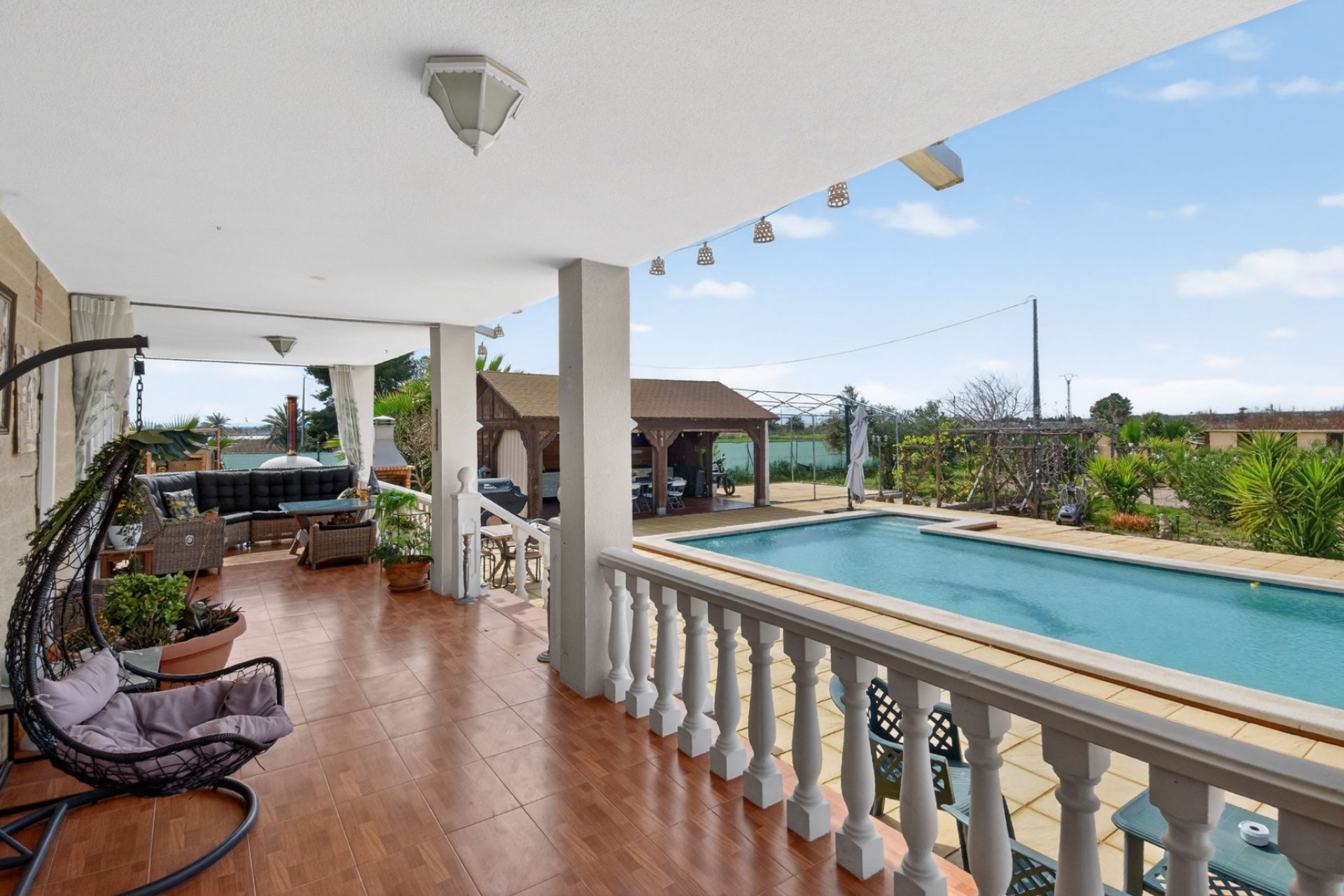 Herverkoop - Finca / Plattelands Woning - Crevillente