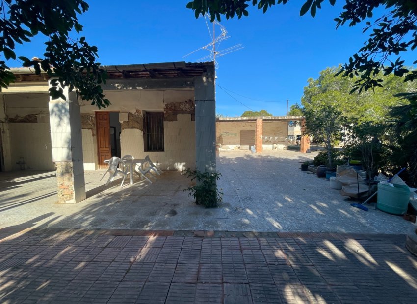 Herverkoop - Finca / Plattelands Woning - Elche