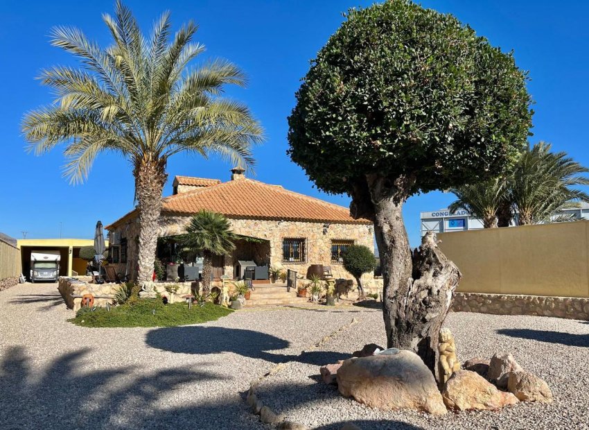 Herverkoop - Finca / Plattelands Woning - Fortuna