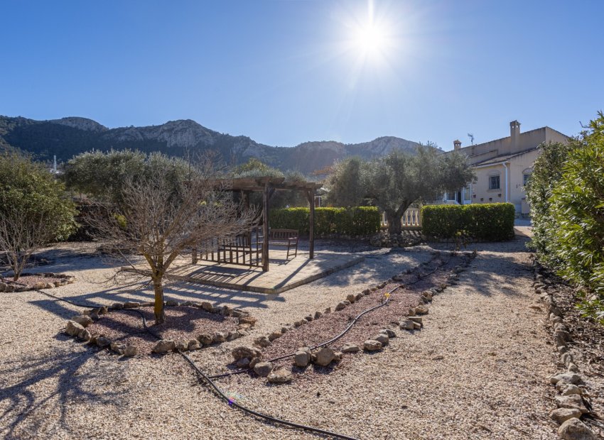 Herverkoop - Finca / Plattelands Woning - La Zarza
