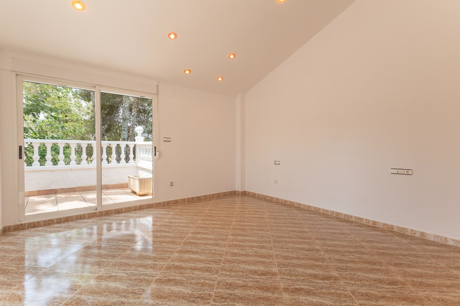 Herverkoop - Finca / Plattelands Woning - Orihuela