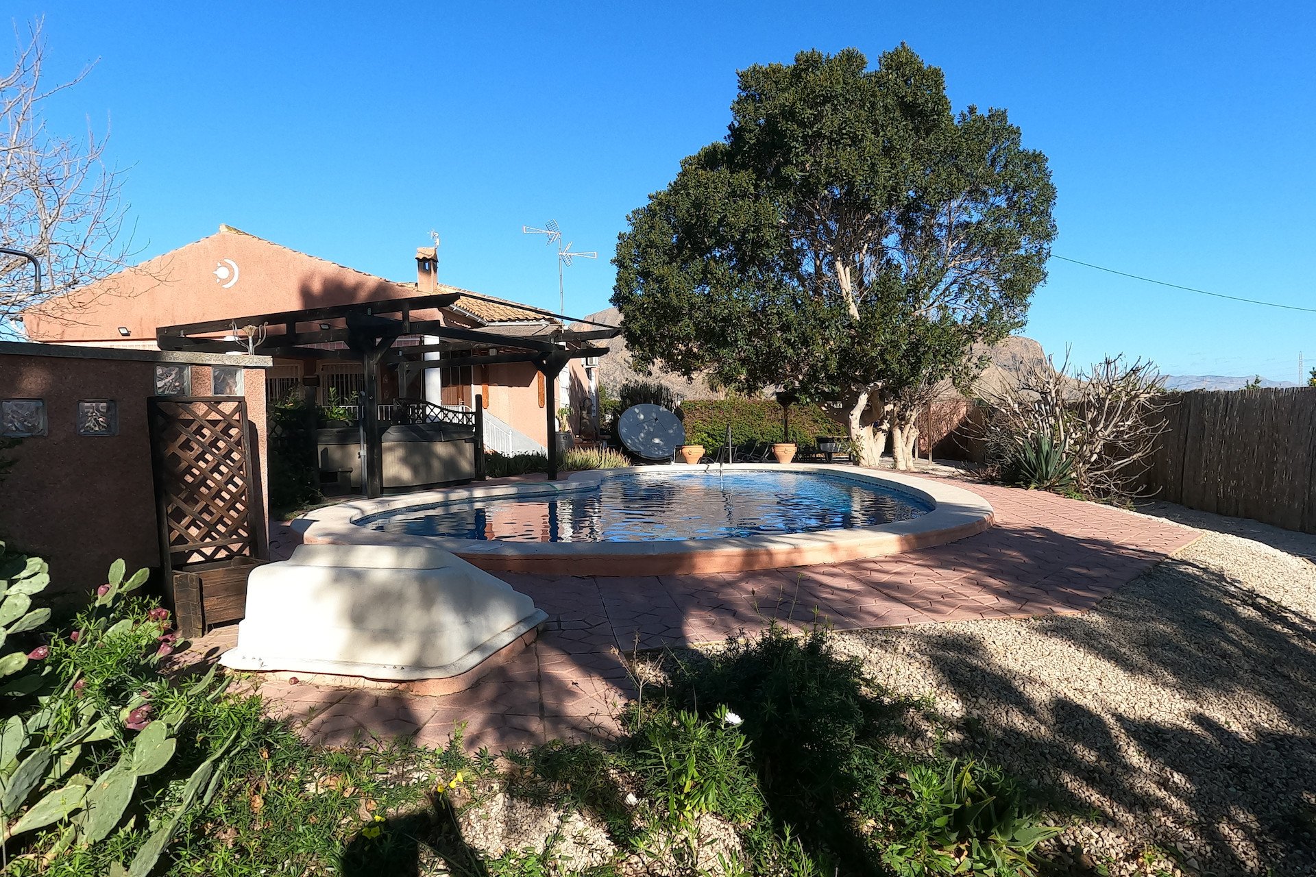 Herverkoop - Finca / Plattelands Woning - Orihuela