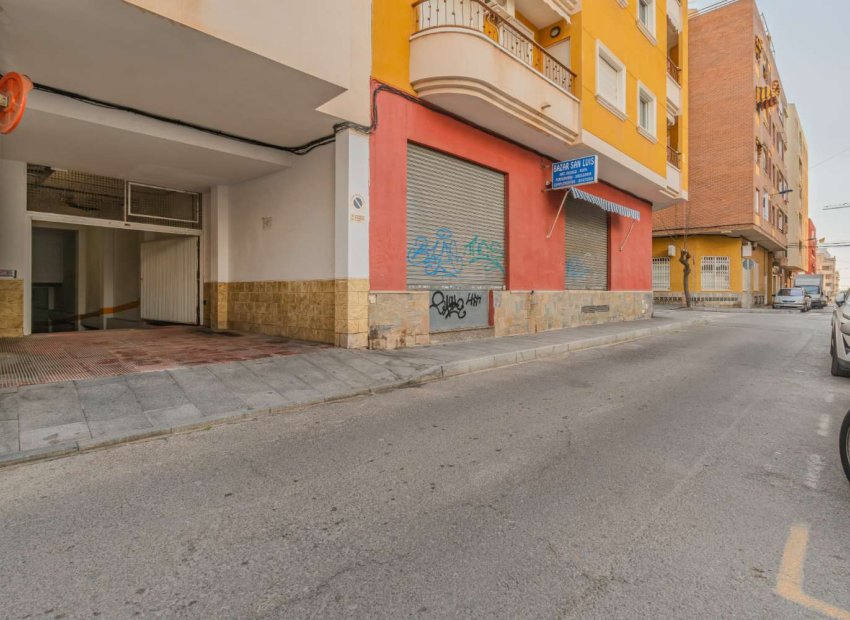 Herverkoop - Parkeerplaats / Garage - Torrevieja - Parque de las Naciones