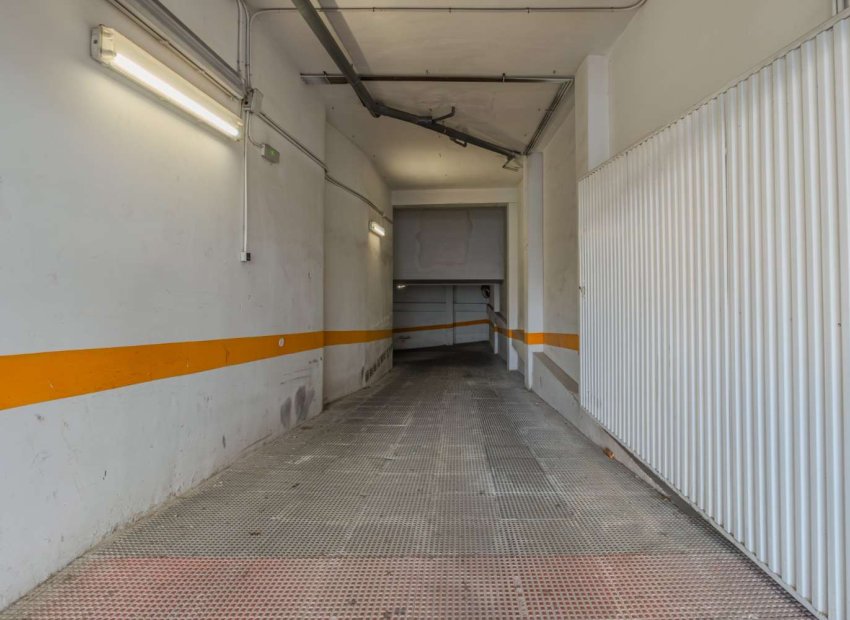 Herverkoop - Parkeerplaats / Garage - Torrevieja - Parque de las Naciones