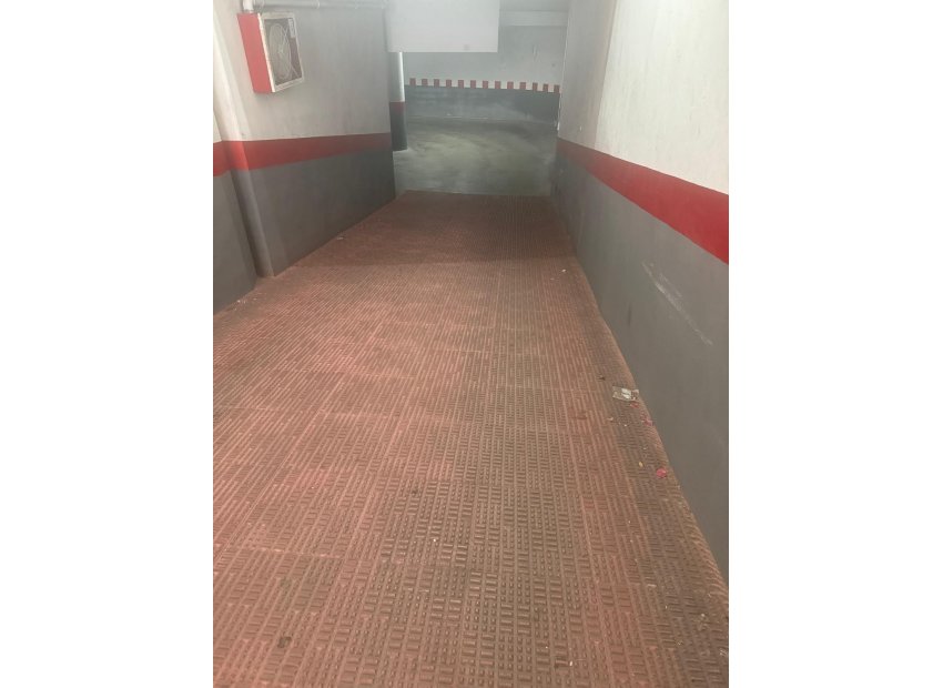 Herverkoop - Parkeerplaats - Torrevieja - La Mata