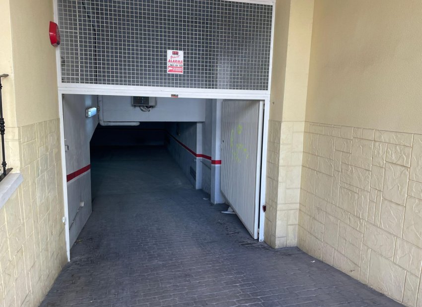 Herverkoop - Parkeerplaats - Torrevieja - Playa del Cura