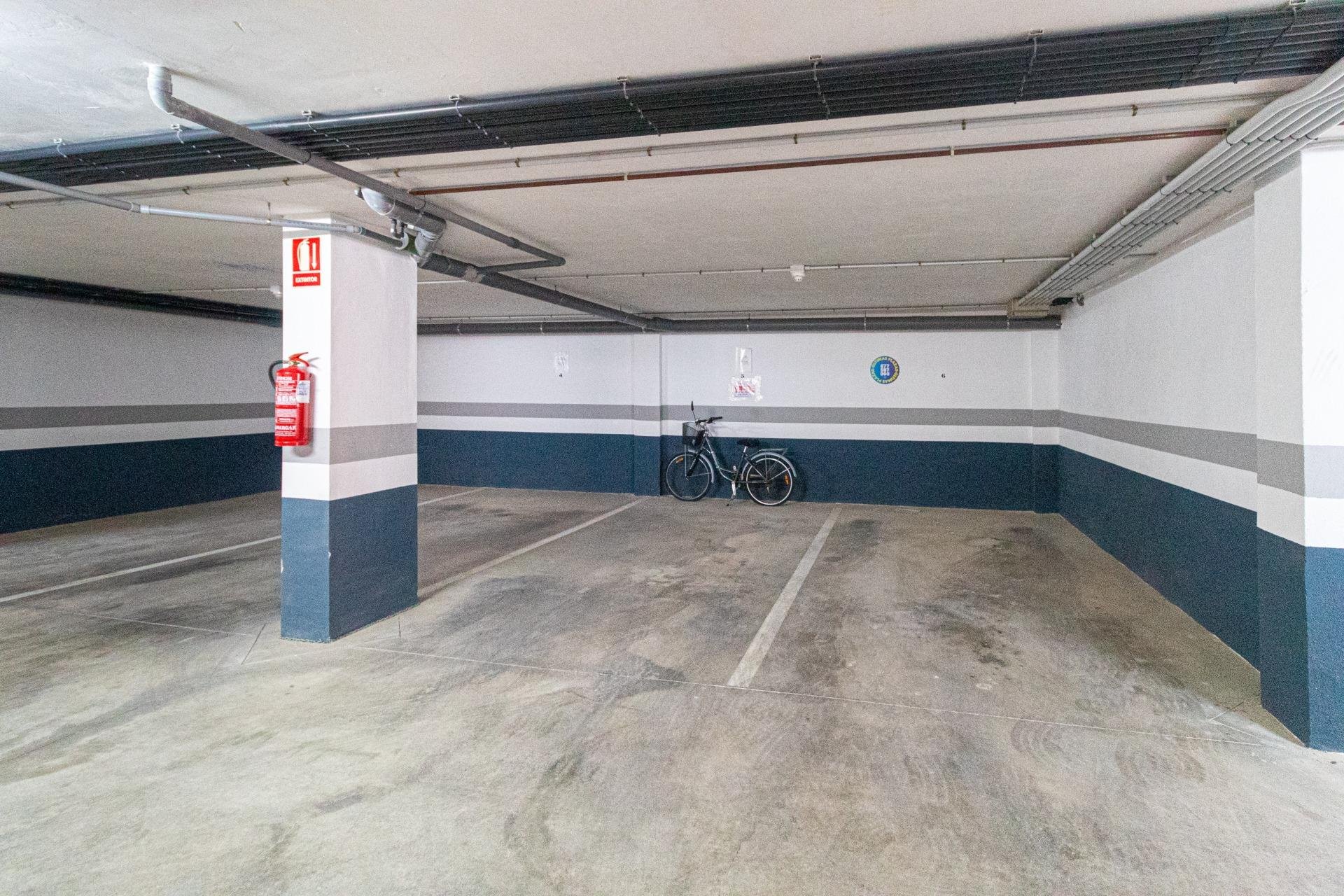 Herverkoop - Parking - Orihuela Costa - Agua Marina