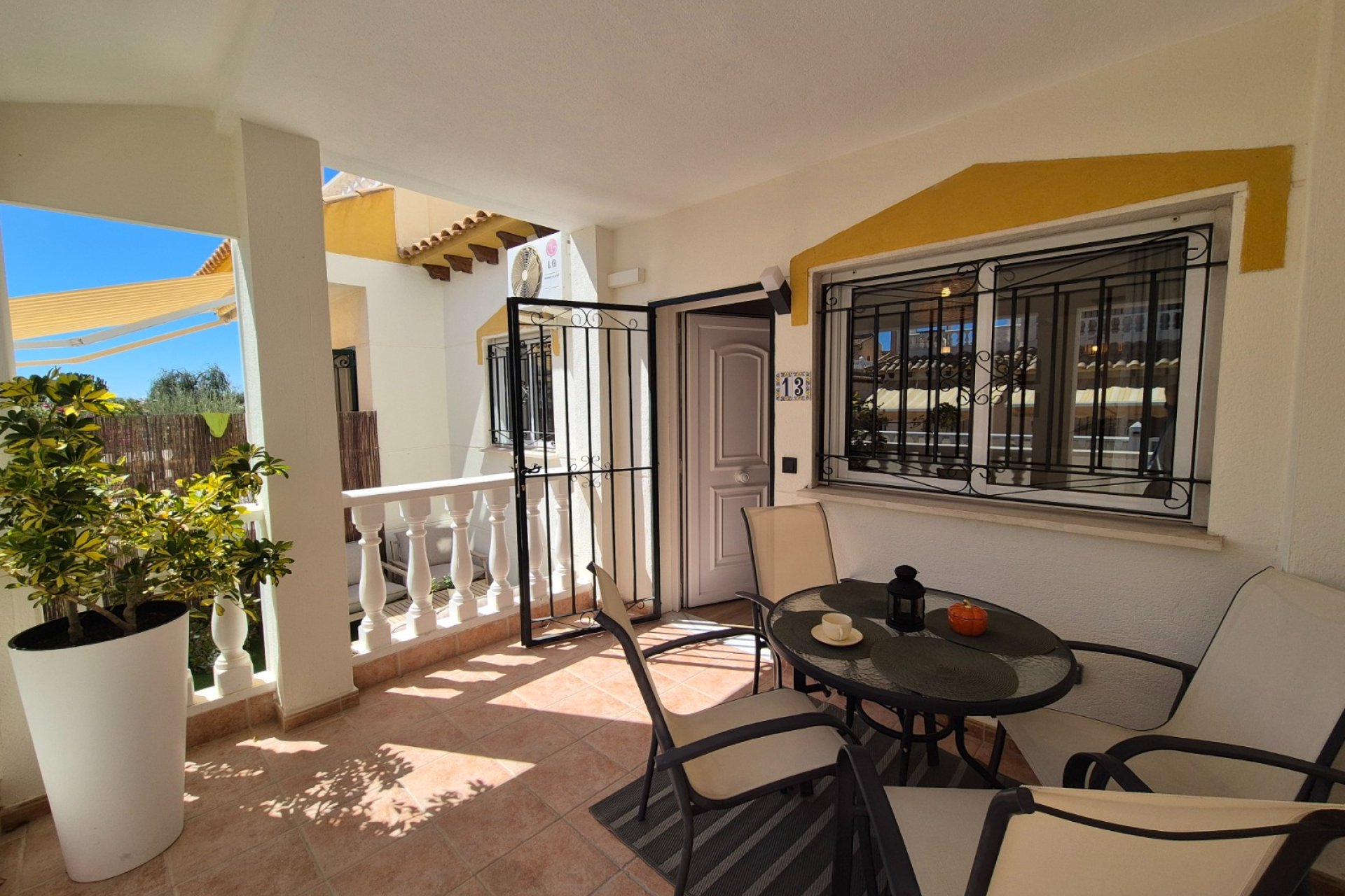 Herverkoop - Rijwoning - Alicante - La Florida