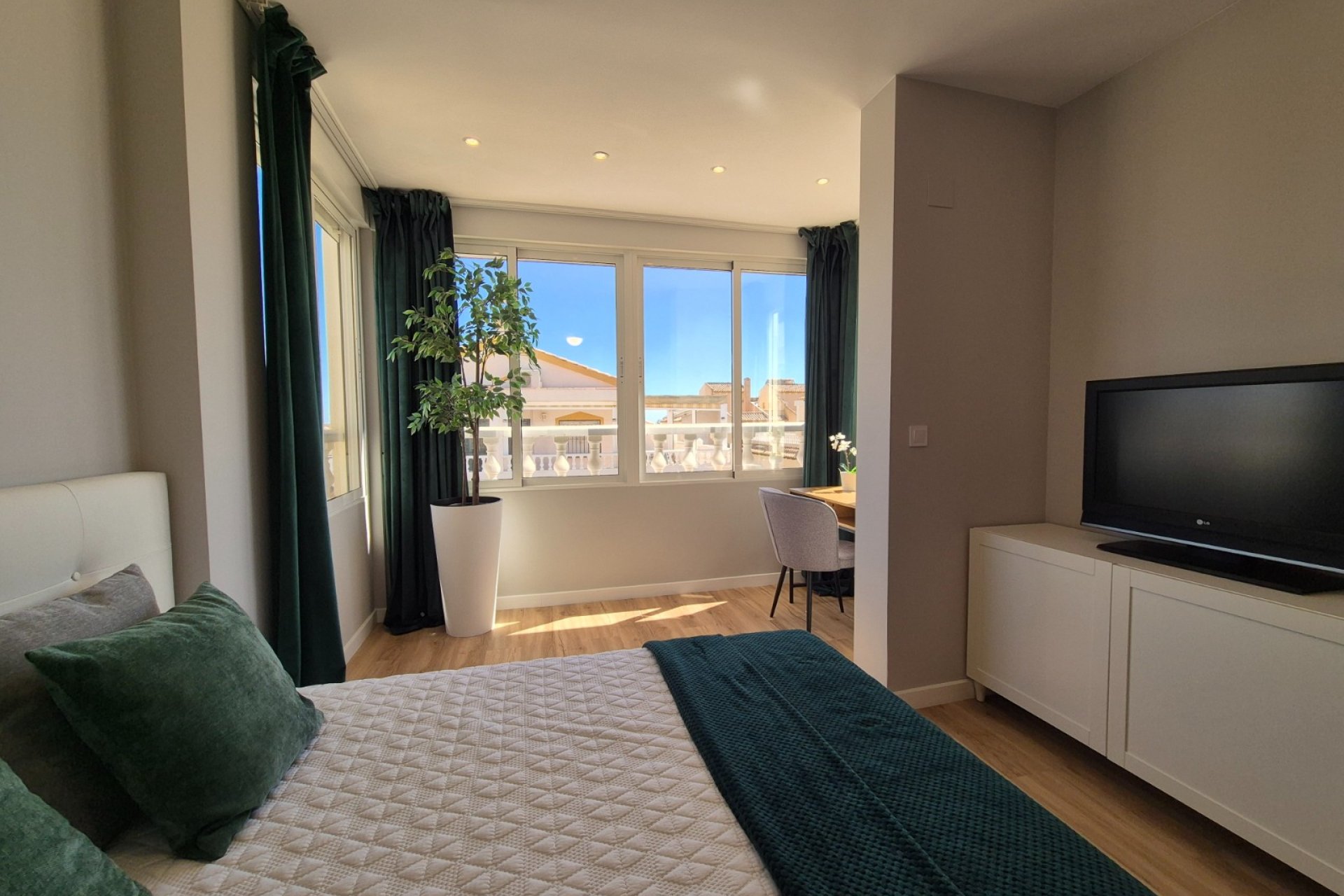 Herverkoop - Rijwoning - Alicante - La Florida