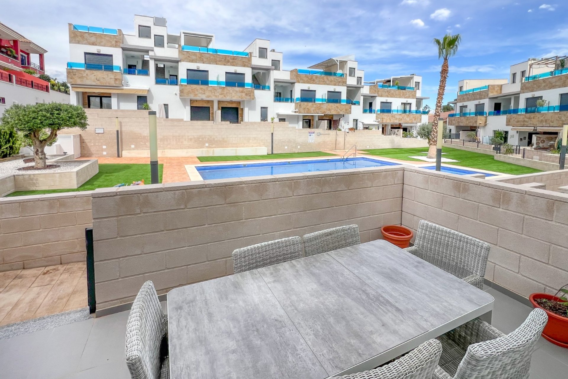 Herverkoop - Rijwoning - Bigastro