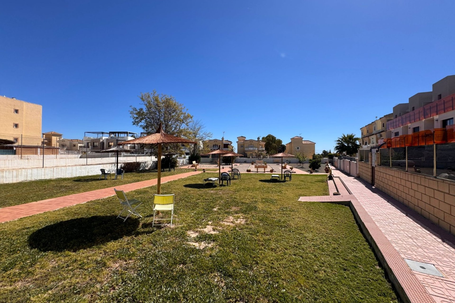 Herverkoop - Rijwoning - Campoamor