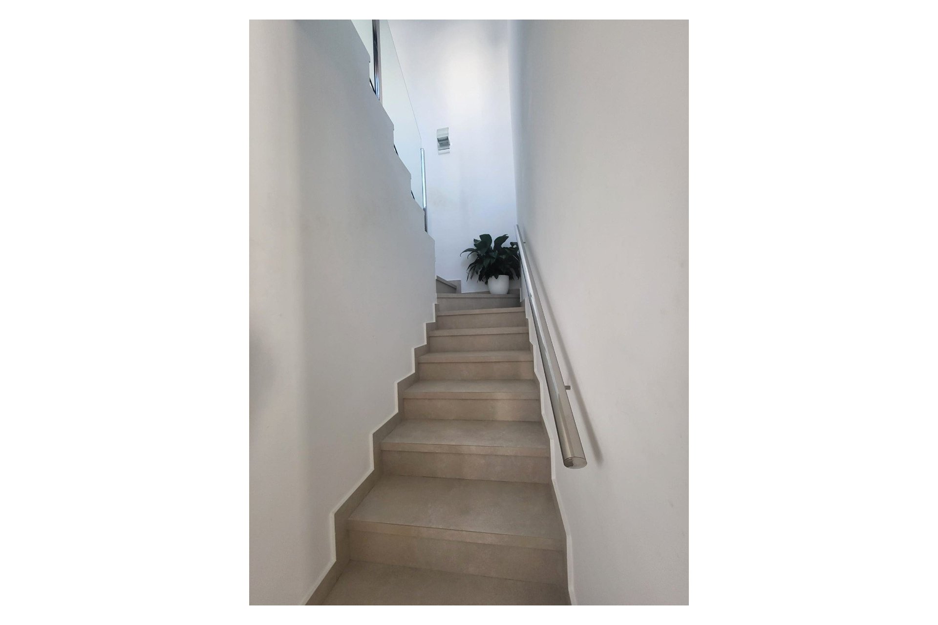 Herverkoop - Rijwoning - Daya Vieja