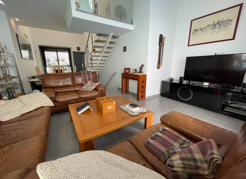 Herverkoop - Rijwoning - Dolores