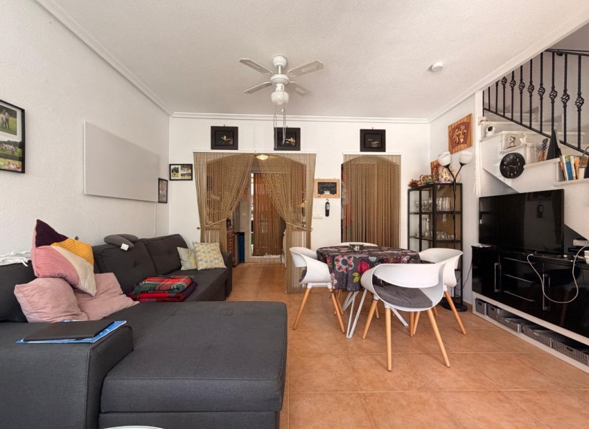 Herverkoop - Rijwoning - El Raso