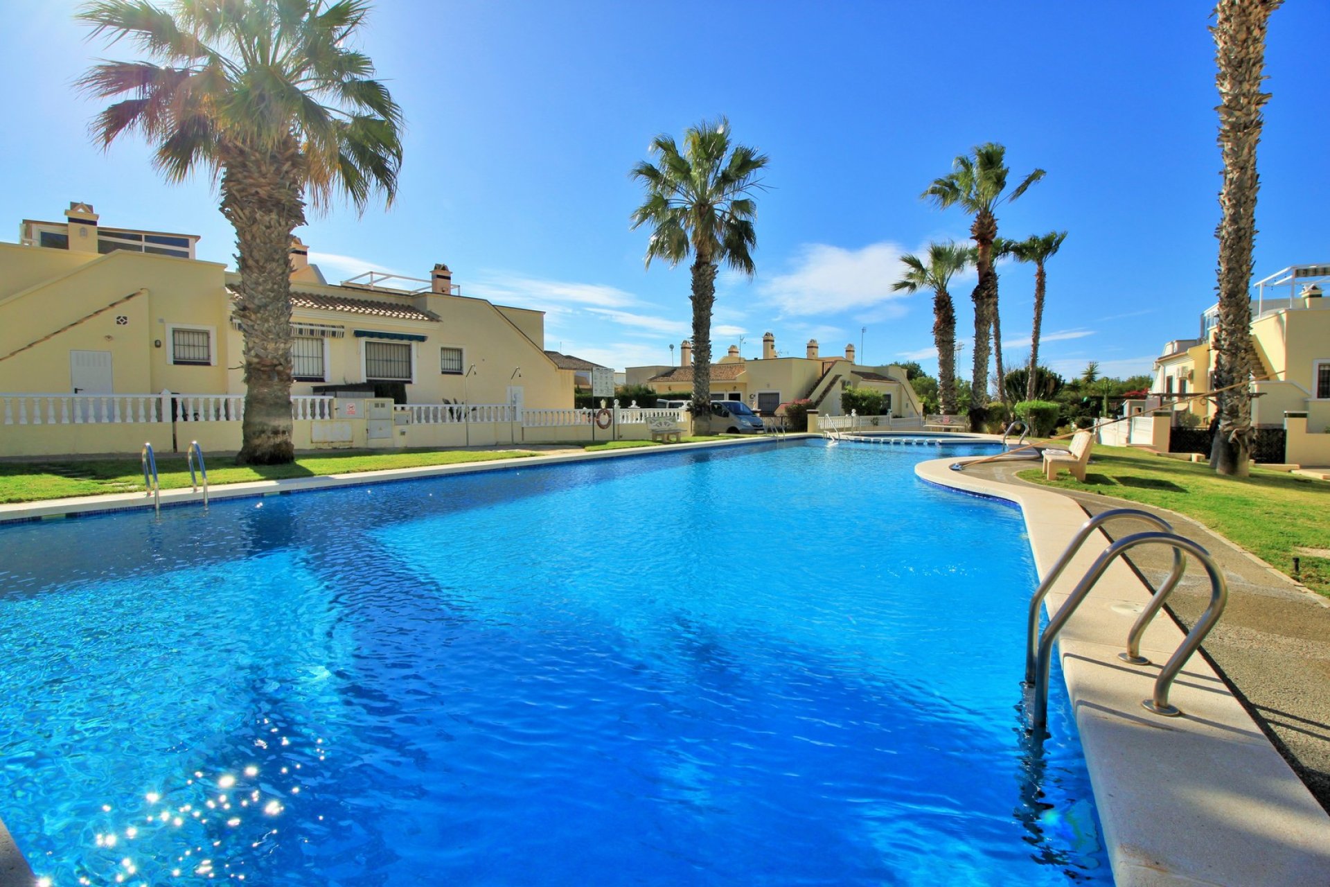 Herverkoop - Rijwoning - Playa Flamenca