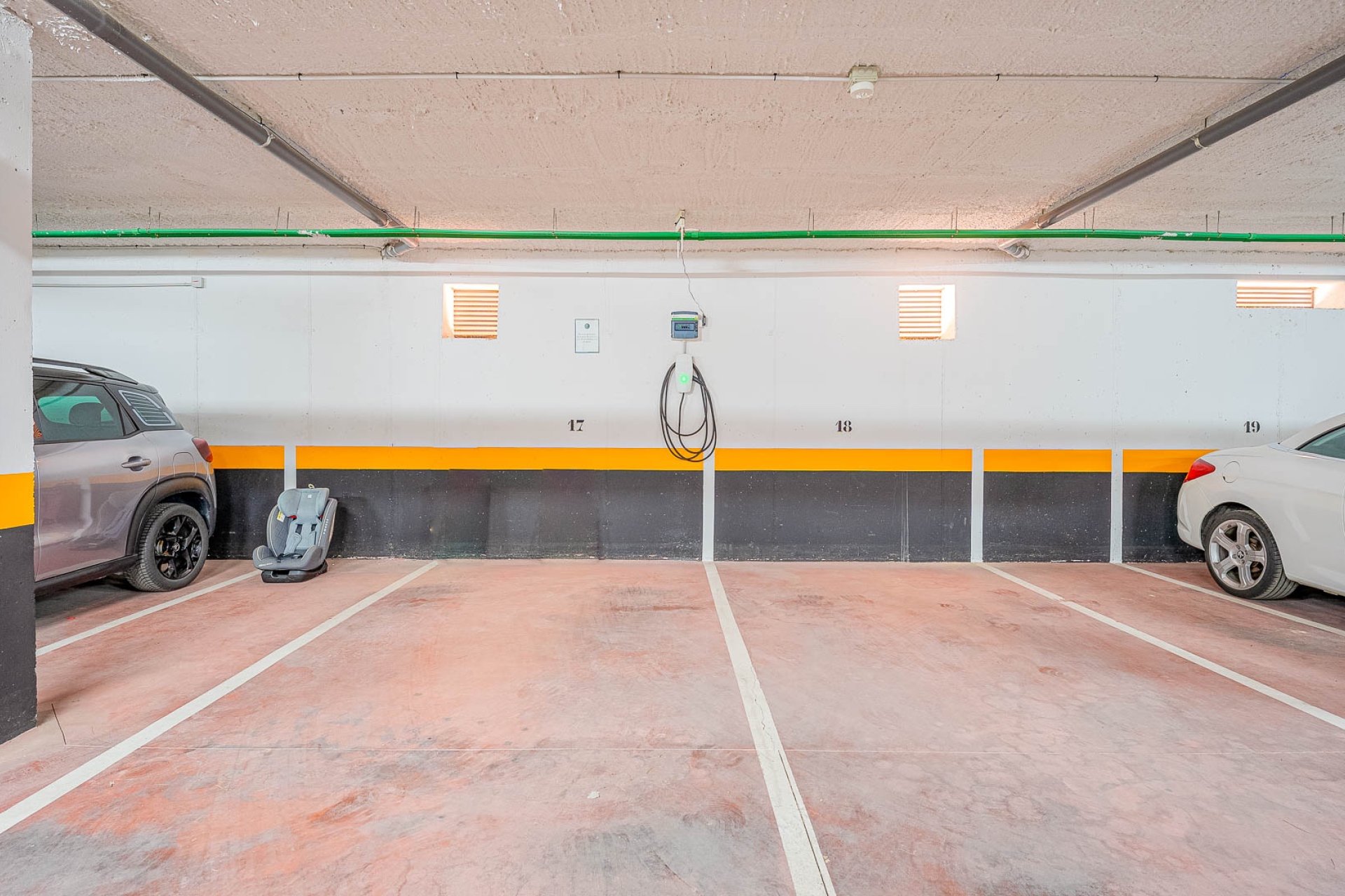 Herverkoop - Rijwoning - Punta Prima