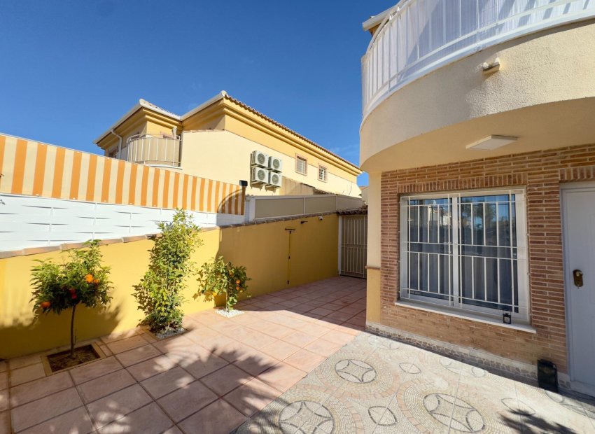 Herverkoop - Rijwoning - Rojales - Doña Pepa
