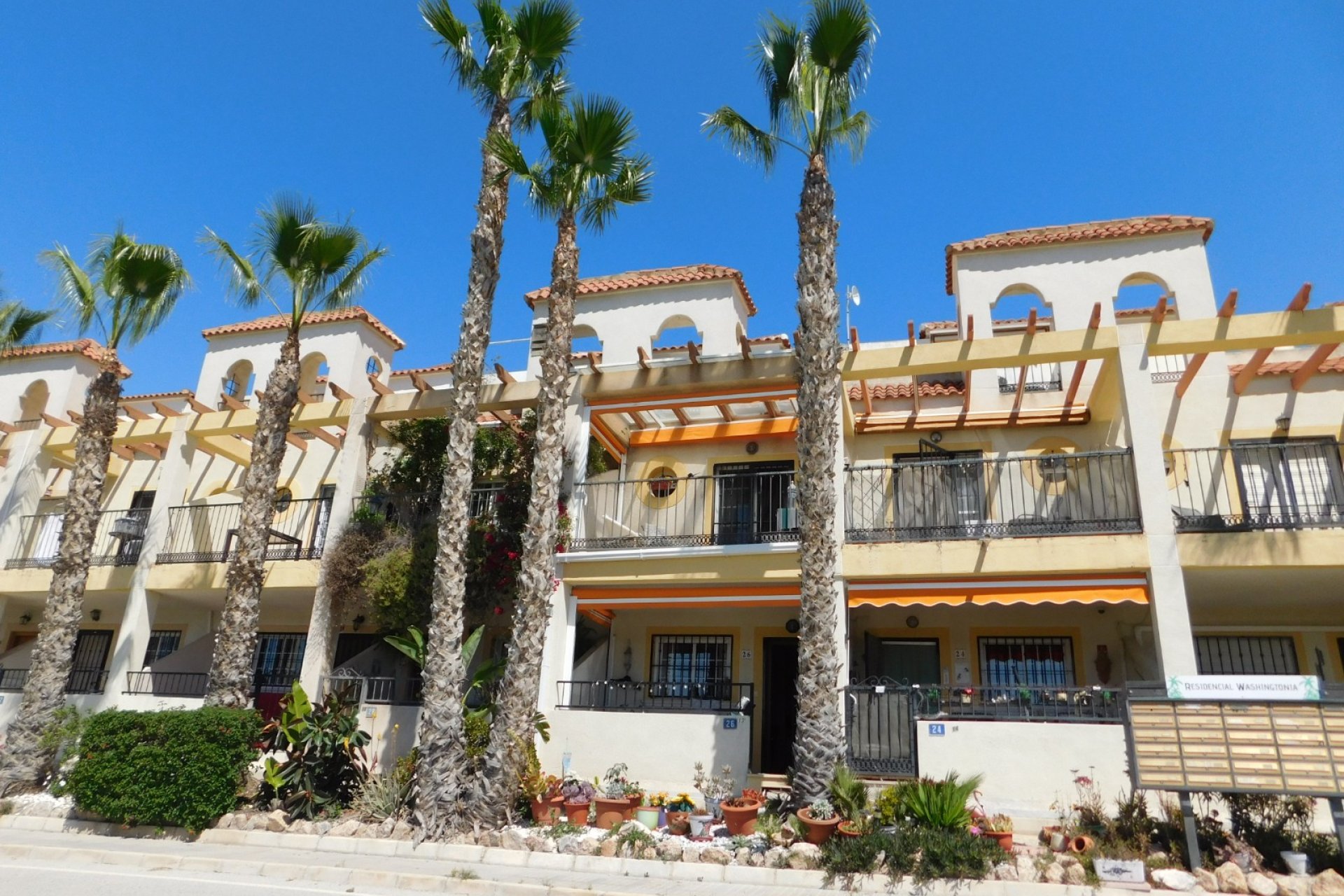 Herverkoop - Rijwoning - Torremendo