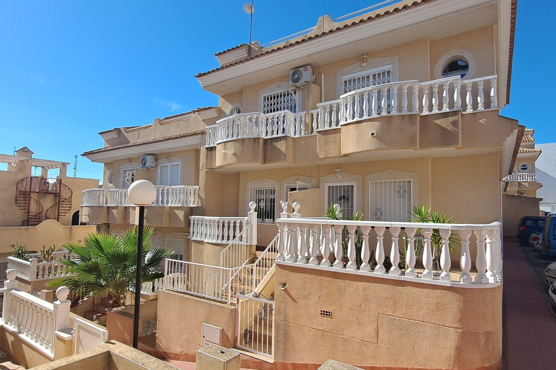 Herverkoop - Rijwoning - Villamartin - Las Filipinas