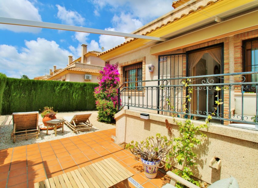 Herverkoop - Rijwoning - Villamartin - PAU 8
