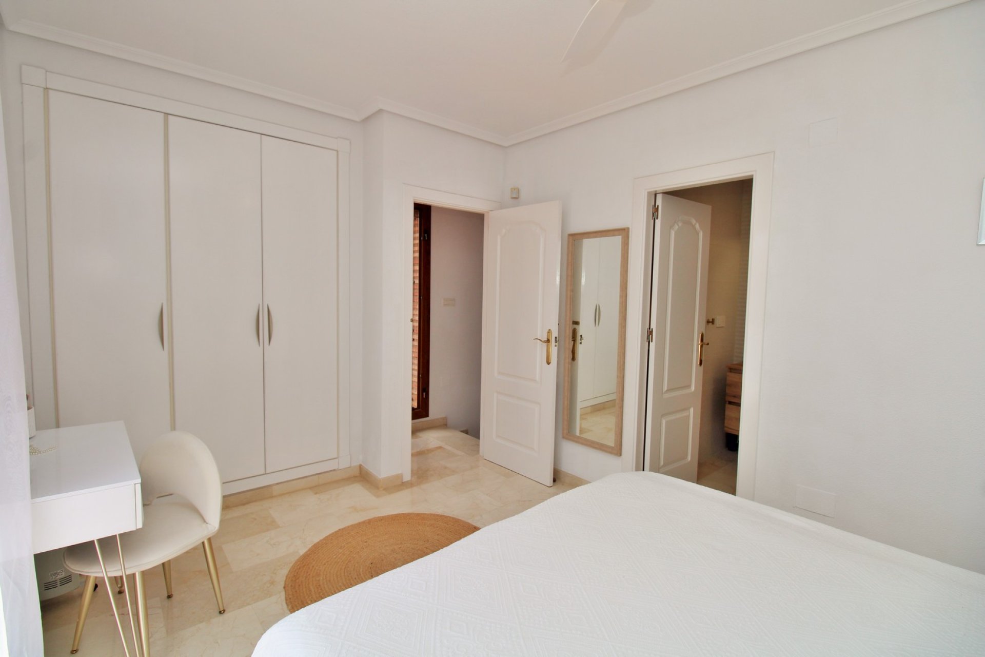 Herverkoop - Rijwoning - Villamartin - PAU 8