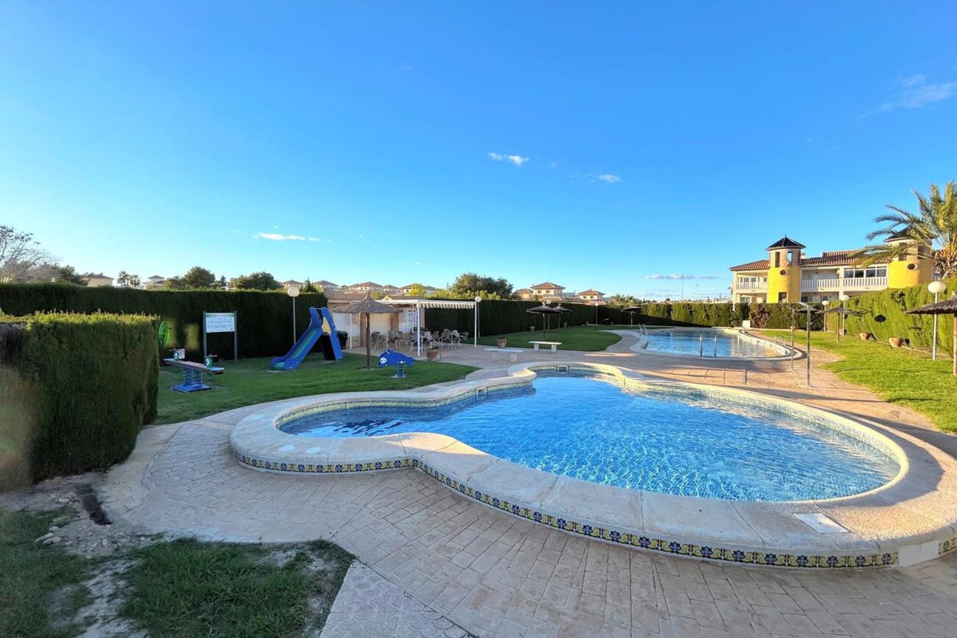 Herverkoop - Rijwoning - Villamartin - Villamartín