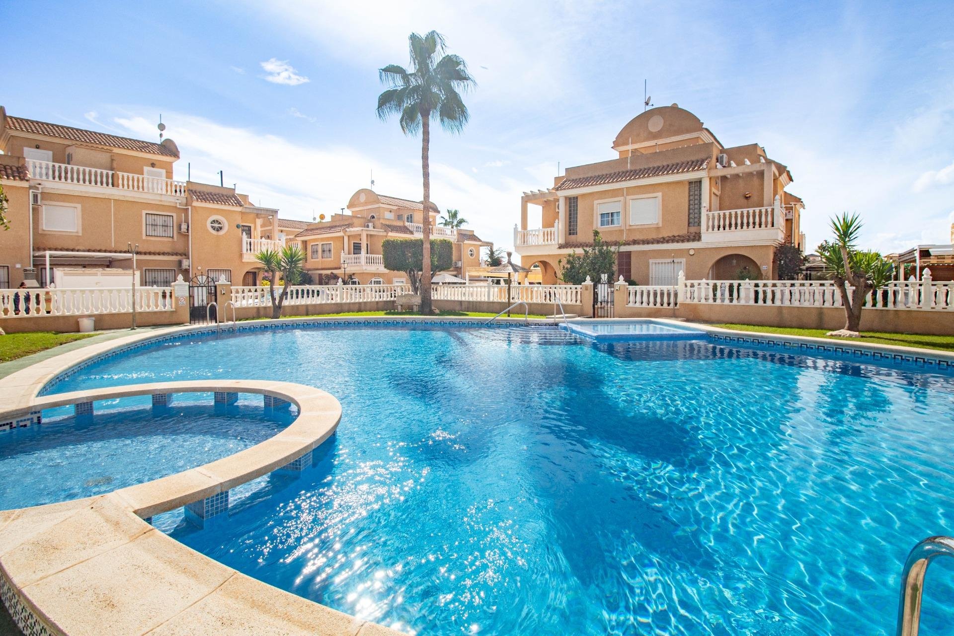 Herverkoop - Terraced house - Orihuela Costa - La Regia