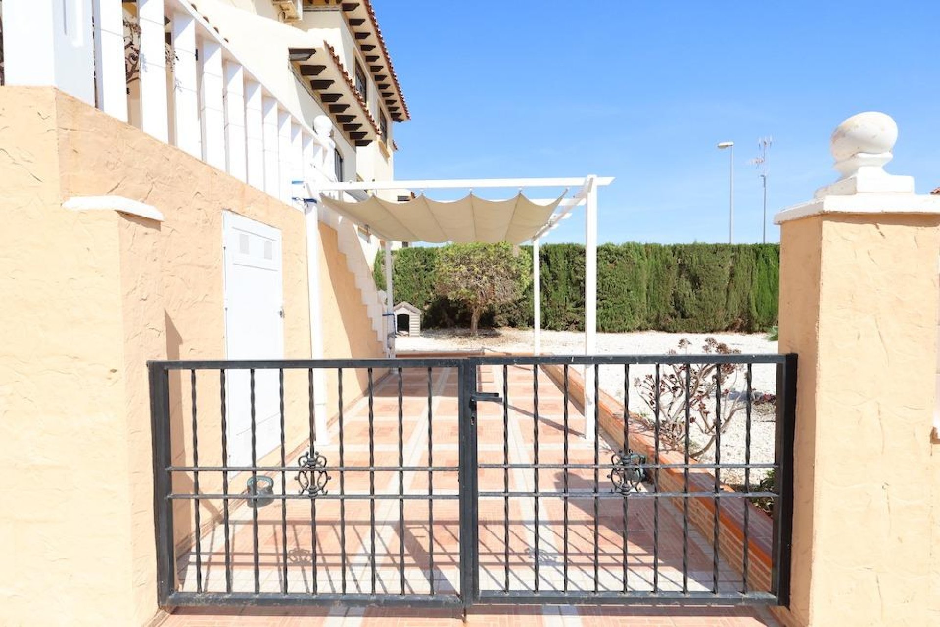 Herverkoop - Terraced house - Orihuela Costa - Montezenia