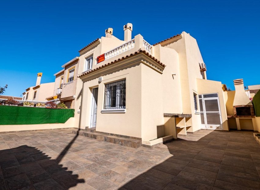 Herverkoop - Terraced house - Torrevieja - Aguas nuevas 1