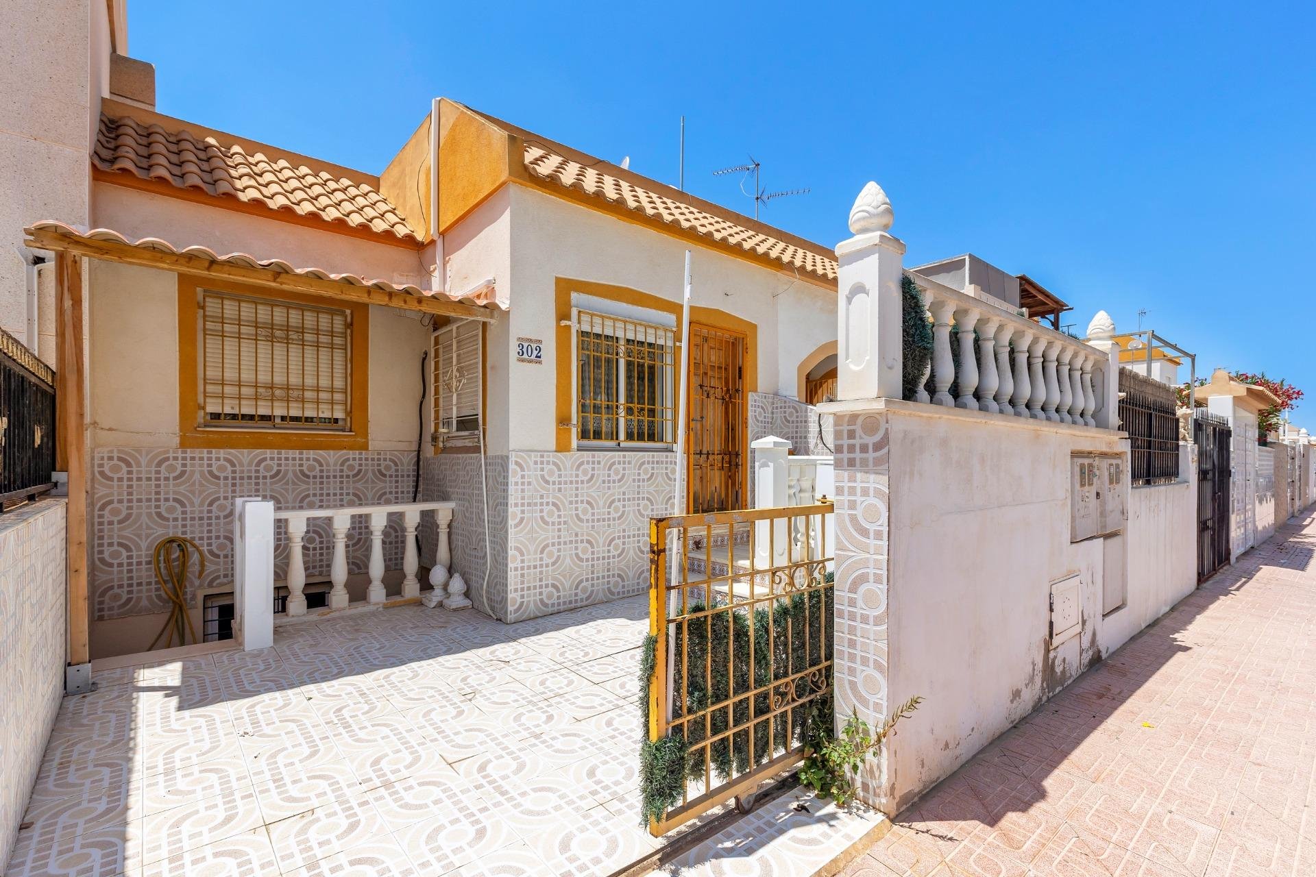 Herverkoop - Terraced house - Torrevieja - El limonar