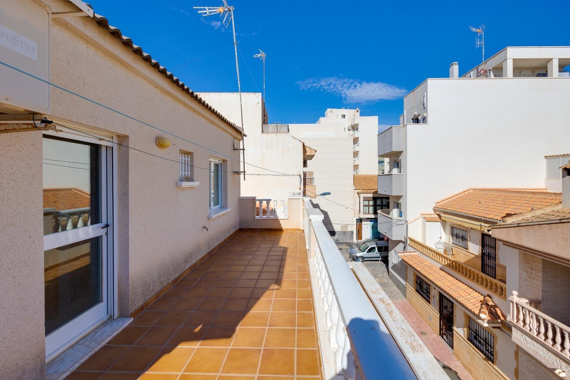 Herverkoop - Terraced house - Torrevieja - Estacion de autobuses