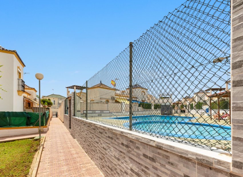 Herverkoop - Terraced house - Torrevieja - Los altos