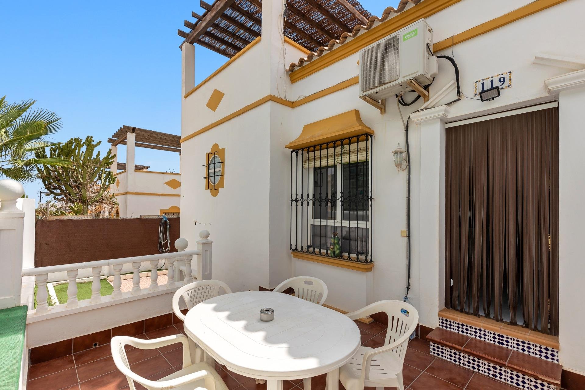 Herverkoop - Terraced house - Torrevieja - Los altos