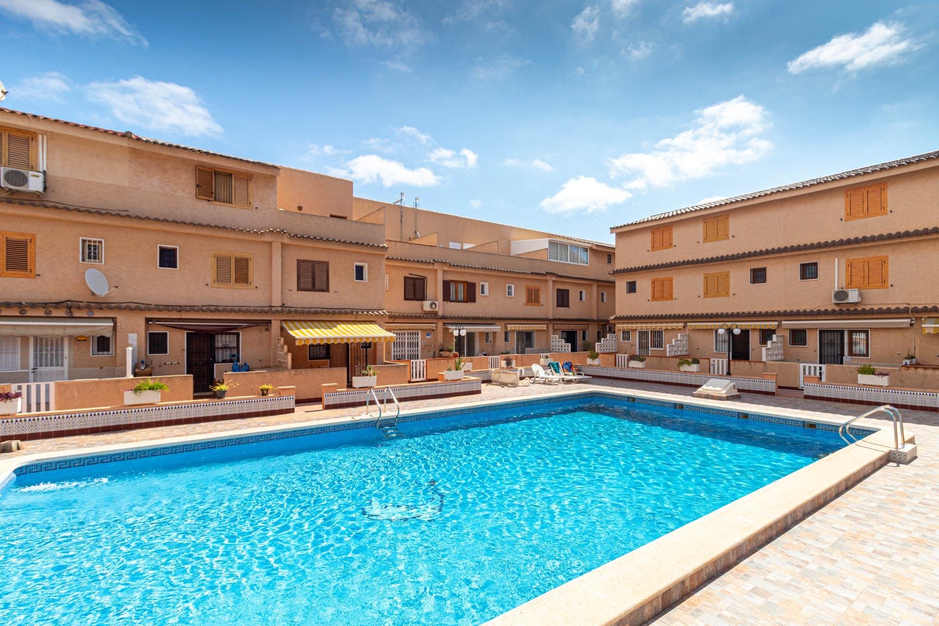 Herverkoop - Terraced house - Torrevieja - Los altos