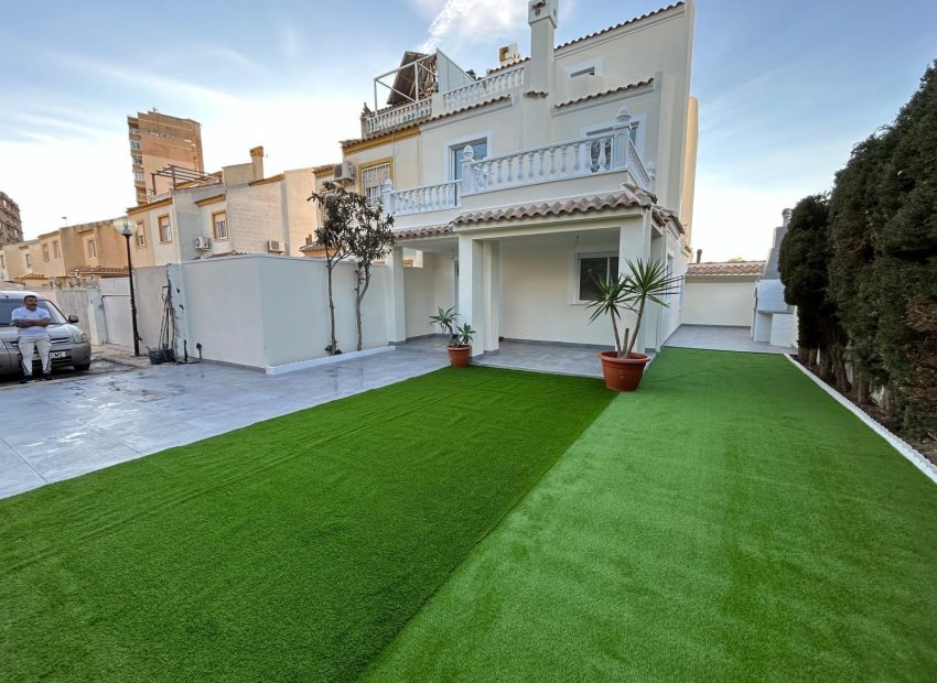 Herverkoop - Terraced house - Torrevieja - Parque las naciones