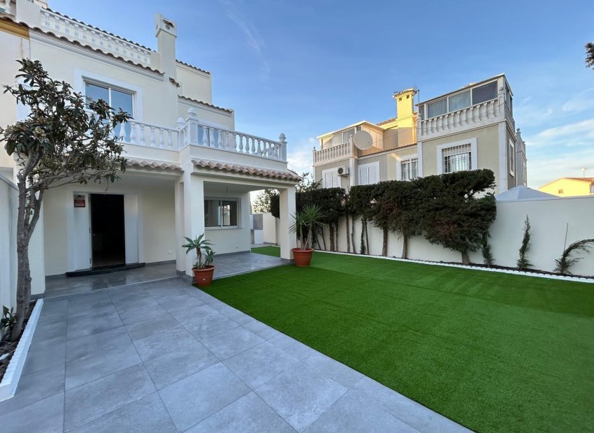 Herverkoop - Terraced house - Torrevieja - Parque las naciones