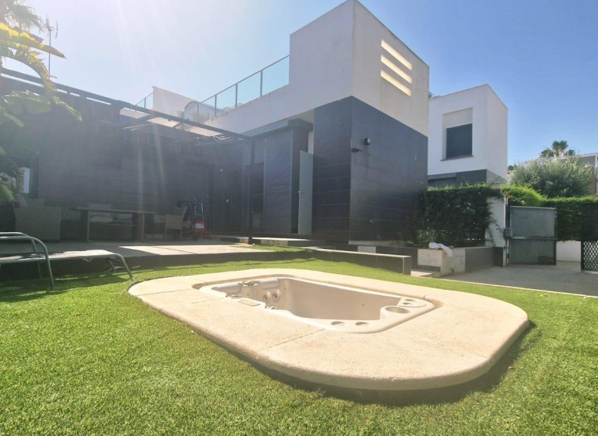 Herverkoop - Villa - Algorfa - Pueblo 3